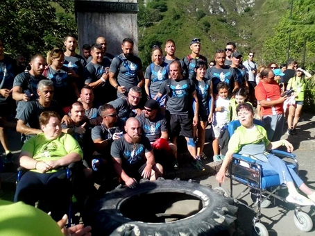 Participantes en el reto solidario Re-Vuélcate organizado por LinaresGym, en Covadonga