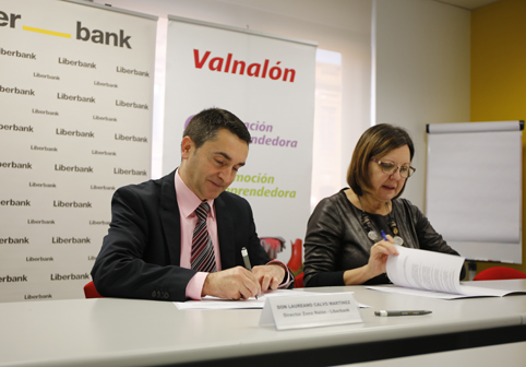 Firma del convenio entre Liberbank y Valnalón