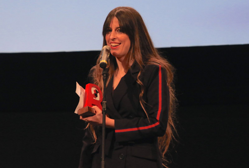 Marisa Valle Roso, recibiendo el premio AMAS a mejor canción folk.