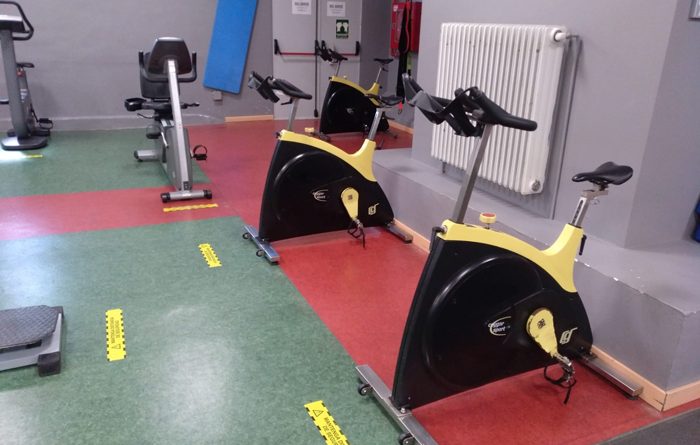 Interior del gimnasio del polideportivo de La Felguera.