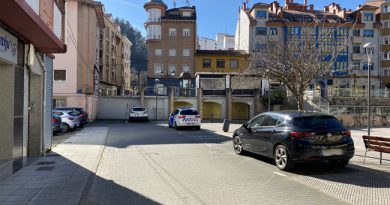 Calle de Juan José Calvo Miguel de Sotrondio, uno de los puntos donde se instalarán las recargas eléctricas para vehículos.