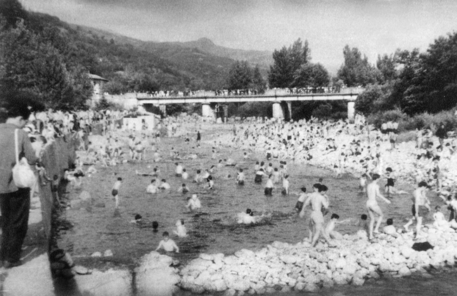 Zona de baños en La Chalana en los años 60.
