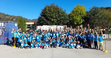 Los alumnos del colegio Maximiliano Arboleya corren para acabar con la leucemia infantil Alumnos del Colegio Maximiliano Arboleya de Barredos