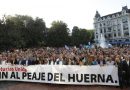 Fin de la manifestación contra el peaje del Huerna en la plaza de La Escadalera de Oviedo.