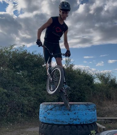 Diego Turbón, campeón de Asturias de bici trial.