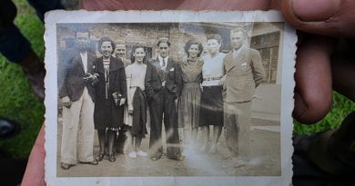 Fotografía antigua aportada por el ayuntamiento de Langreo, en la que se cree que uno de los retratados podría ser Florentino Menéndez.