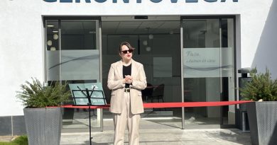 Gerontovega estrena sus “Unidades de Convivencia”, premiadas por el DRÍADE Liliana Vázquez, directora de Gerontovega