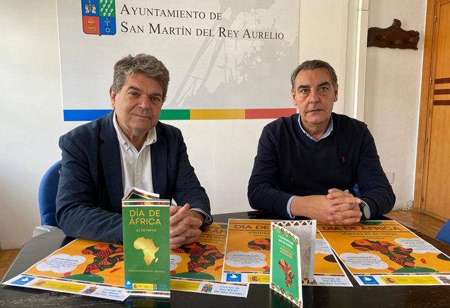 El alcalde, José Ramón Martin Ardines y Julio Caricol, en la presentación del evento en el Consistorio.