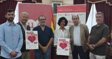 Langreo anima a comprar en el comercio local con la campaña “Compras con el Corazón”