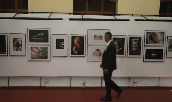 Exposición fotográfica 'Una forma de mirar' en la Casa de Cultura Escuelas Dorado de Sama.