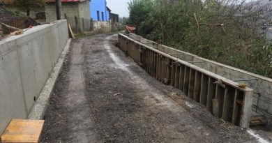 Obras de reparación en la escombrera de la carretera del Picu La Sierra.