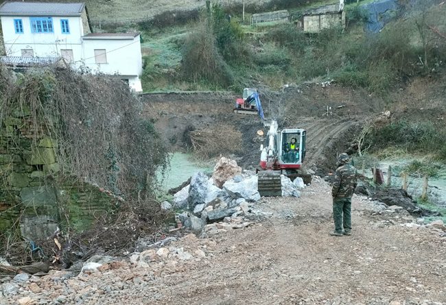 Obras de reparación del argayu de El Rosellón