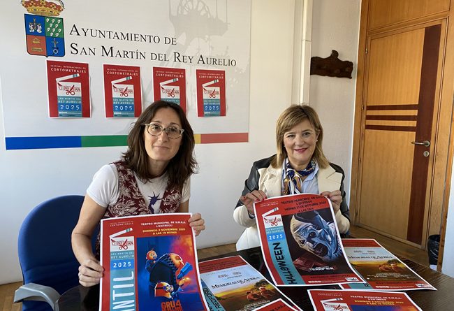 Cintia Ordóñez, vicealcaldesa, y Feli Huerta, técnica de Cultura durante la presentación de CINESAN 2025.